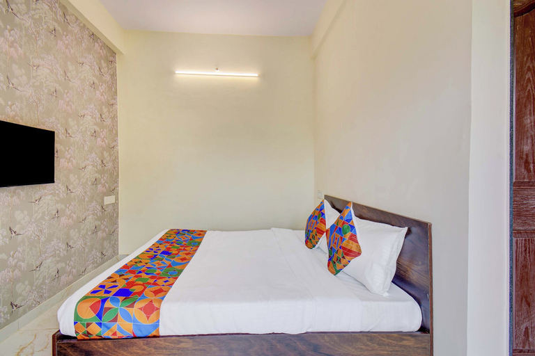 Room 3, Fabhotel Aura Suites, Pune