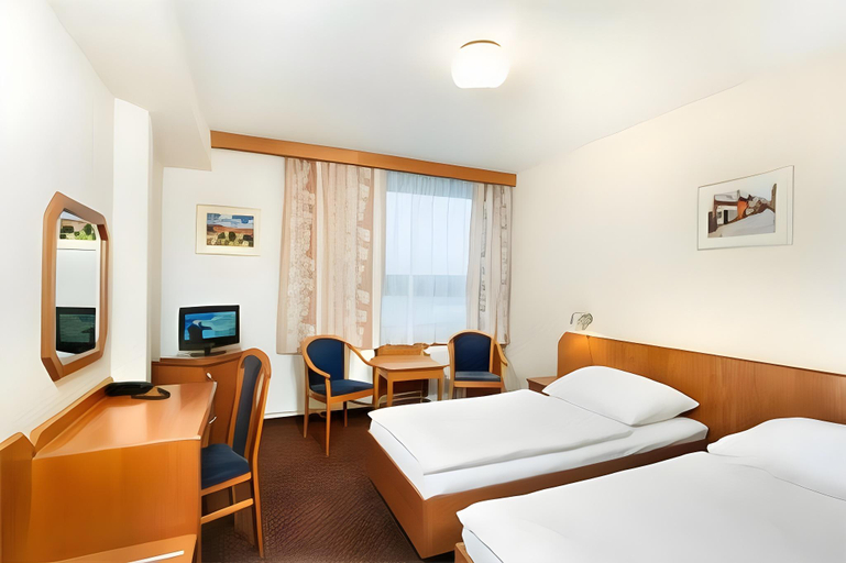 Bedroom 3, Congress & Wellness Hotel Olsanka, Praha 3