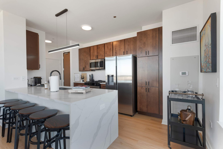 Private kitchen, Penthouse Near Fulton Skyline Spacious, Cook