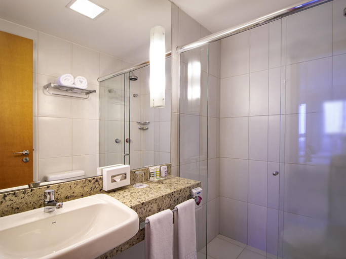 Bathroom 5, Mercure Salvador Boulevard, Salvador