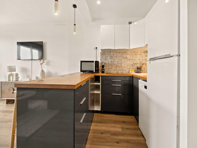 3, Modern apartment sea view -2BR-4P- Saint-Tropez, Var