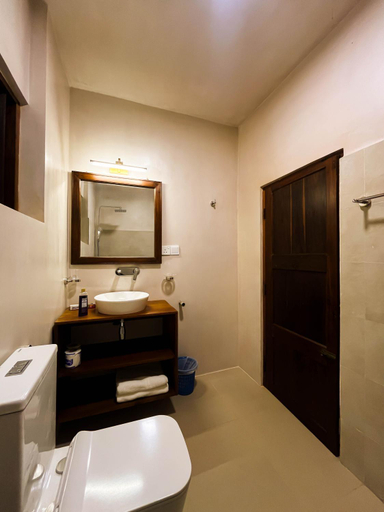Bathroom 2, House of Merchants, Galle Four Gravets