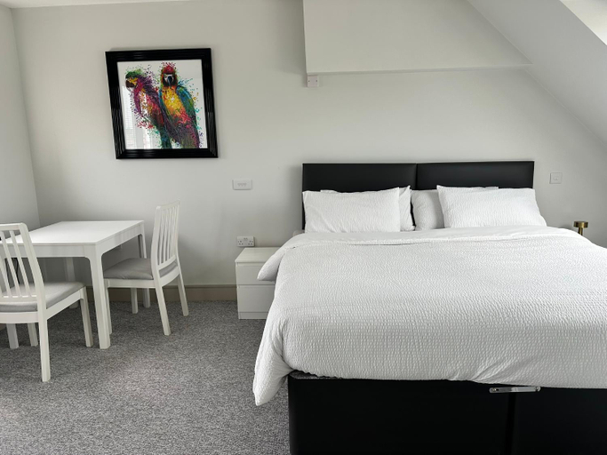 5, Abbey House, Essex
