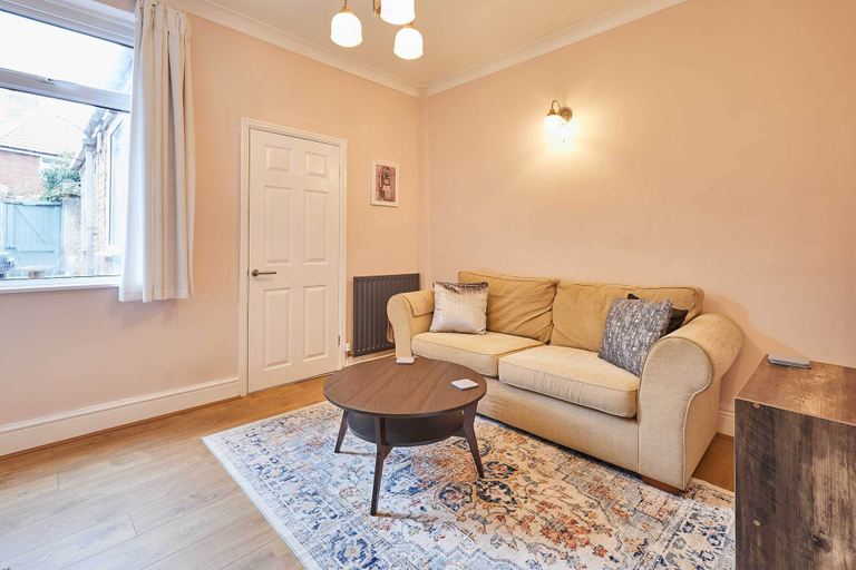 Room 5, Host Stay Horner Street, York