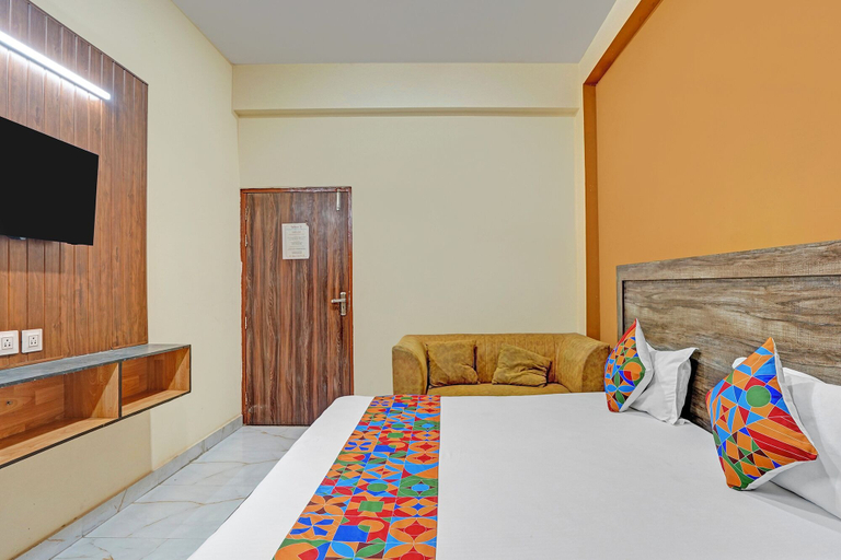 Room 5, Fabhotel Galaxy Greno Celebration, Gautam Buddha Nagar