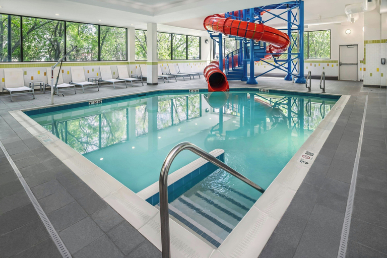 Sport & Beauty 5, Fairfield Inn & Suites by Marriott Edmonton North, Division No. 11