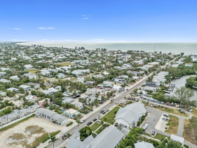 Aerial view 3, Chilli Fish 4 Bedroom Home, Manatee