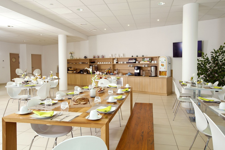 Food & Drinks 4, Residhome Neuilly Bords de Marne, Seine-Saint-Denis