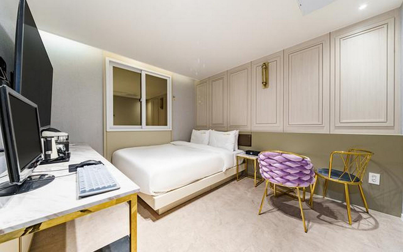 Bedroom 2, Tongyeong Hotel Bon, Tongyeong