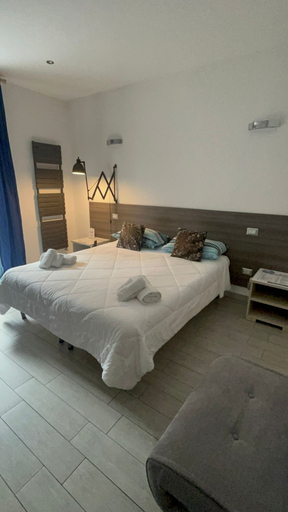 Bedroom 3, La Maison De Monet, Brindisi