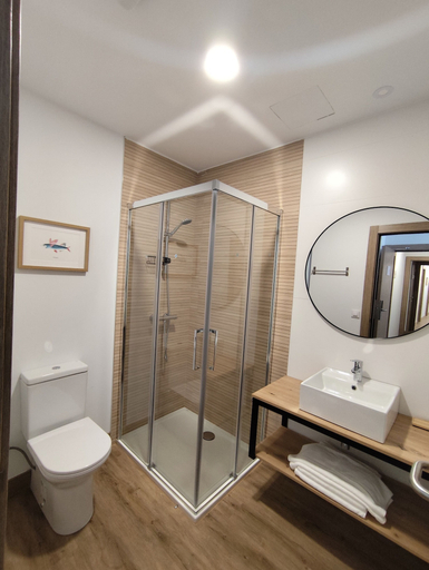 Bathroom 4, Hotel Casa dos Gardas, Lugo