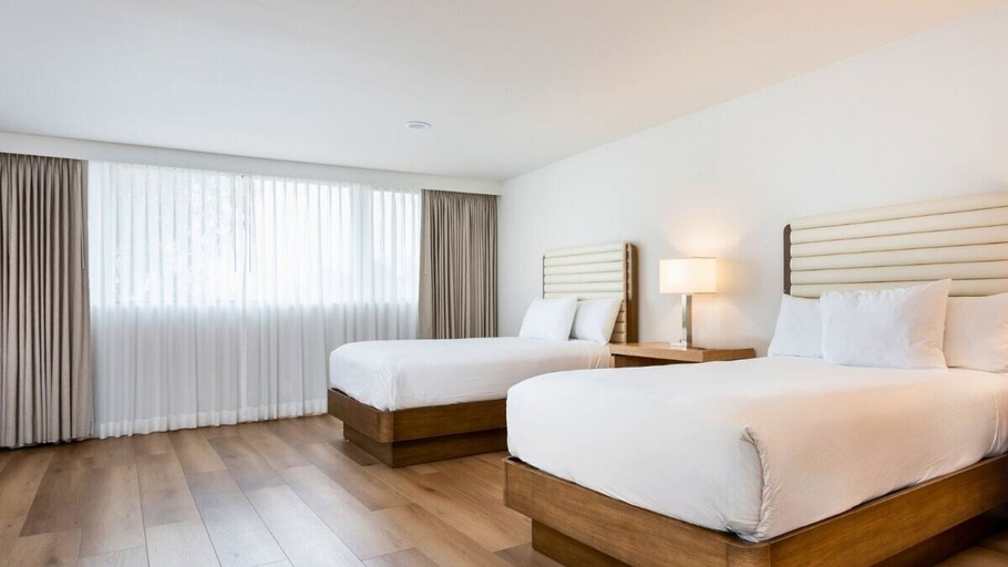 Bedroom 3, Luxe Sunset Boulevard Hotel, Los Angeles