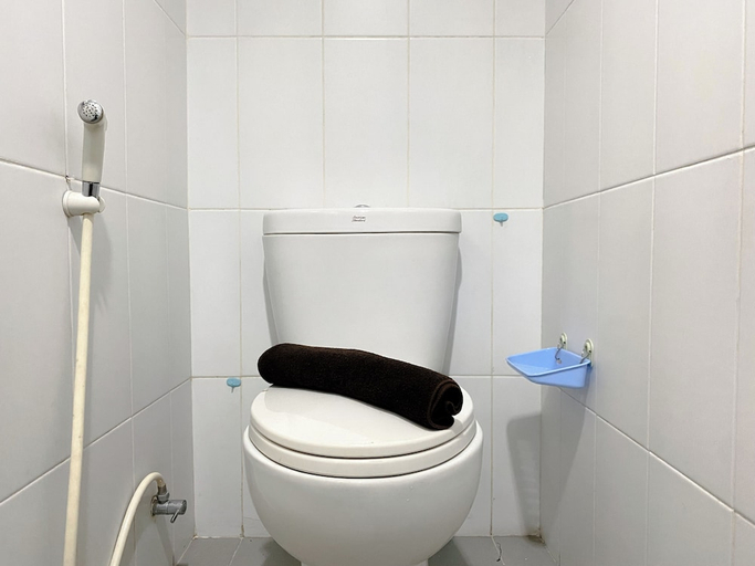 Bathroom 3, Minimalist Studio Grand Sentraland Karawang Apartment, Karawang
