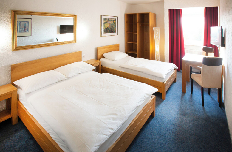 Bedroom 4, Elan Hotel, Limburg-Weilburg