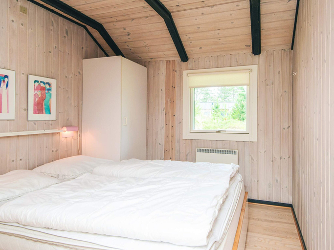 Bedroom 2, 4 Star Holiday Home in Romo, Tønder