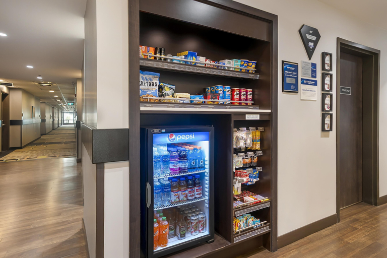 Food & Drinks 5, Best Western Plus East Side, Division No. 11