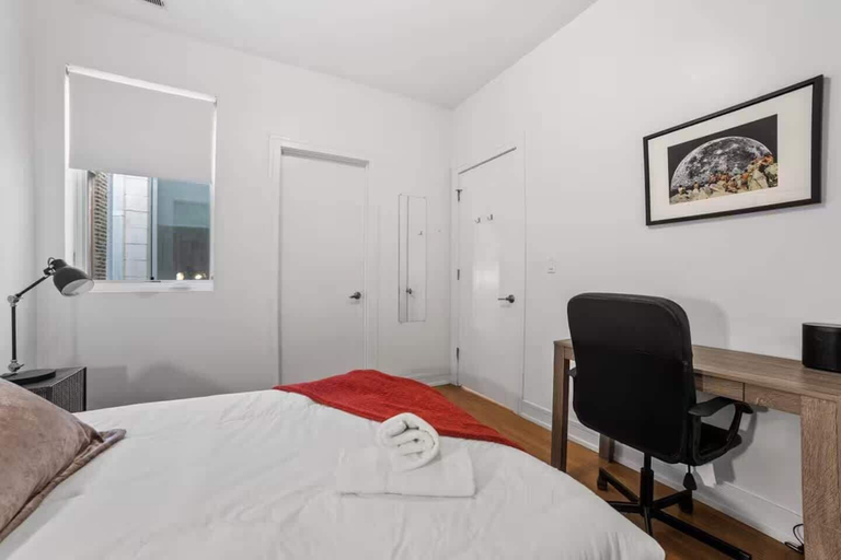 Room 5, Three Condos Full Building Rental, Cook