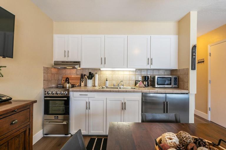Private kitchen 5, 136 Bldg C 1 Bedroom Condo, Nevada