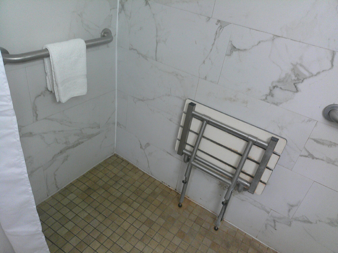 Bathroom 4, Red Roof Inn Hampton Coliseum, Hampton