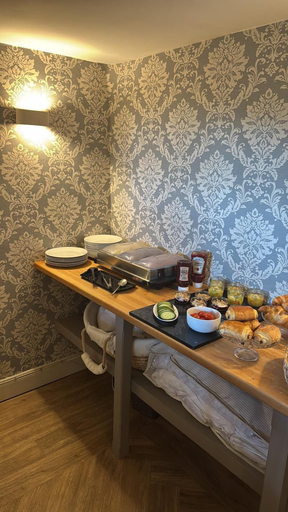 Food & Drinks 5, Regency Guest House, Cambridgeshire