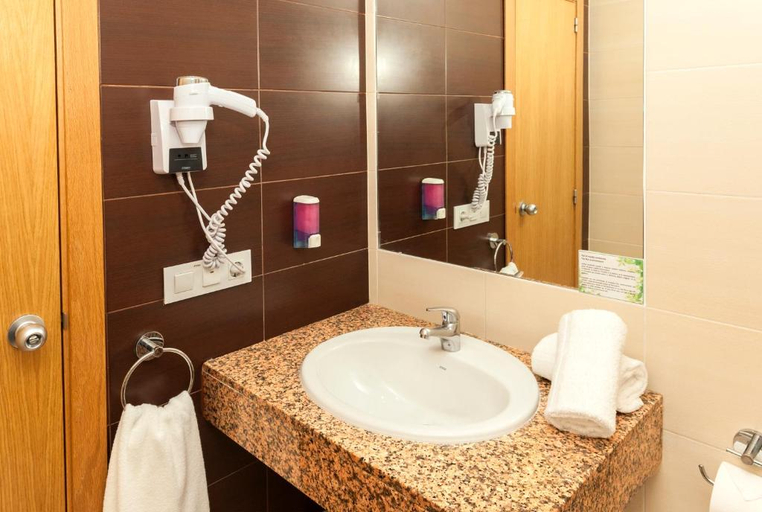 Bathroom 4, Gala Placidia, Alicante