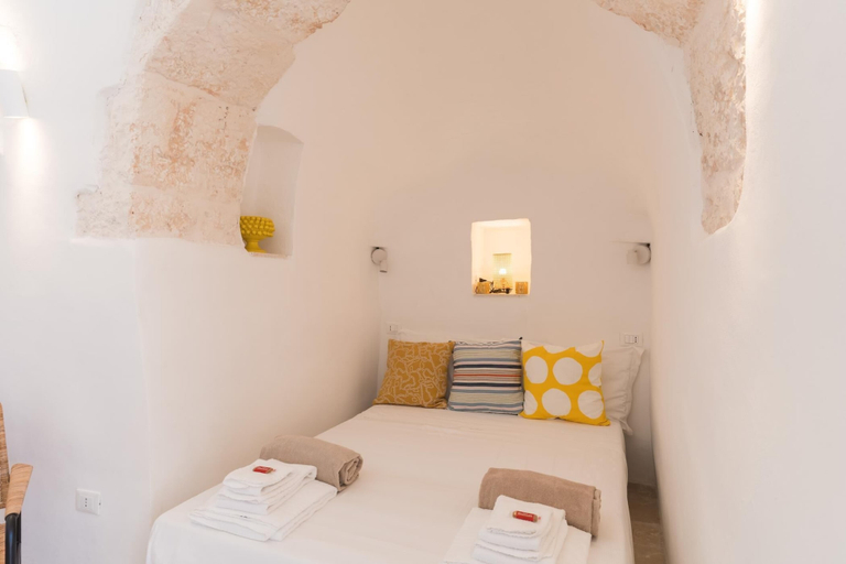 Room 4, Trulli Scacciapensieri con Piscina, Brindisi