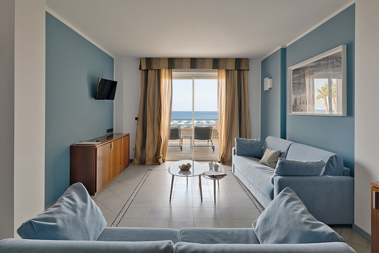 Bedroom 2, Aregai Marina Hotel & Residence, Imperia