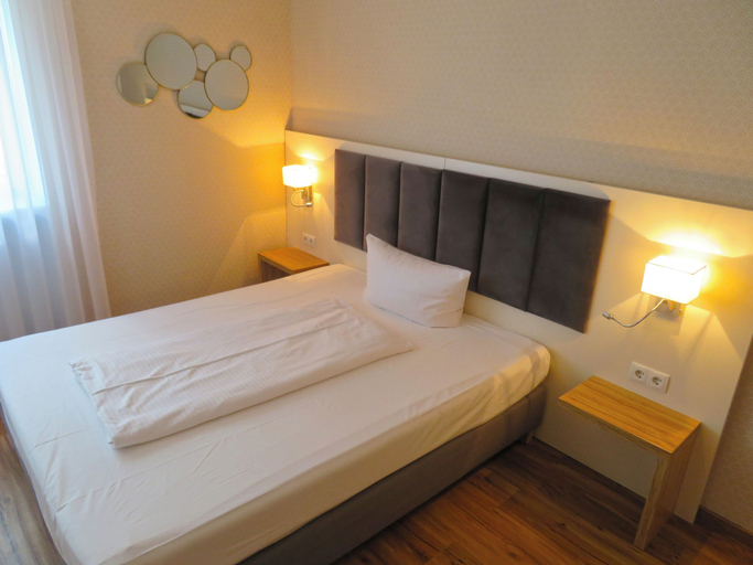 Bedroom 4, Hotel Russmann, Aschaffenburg