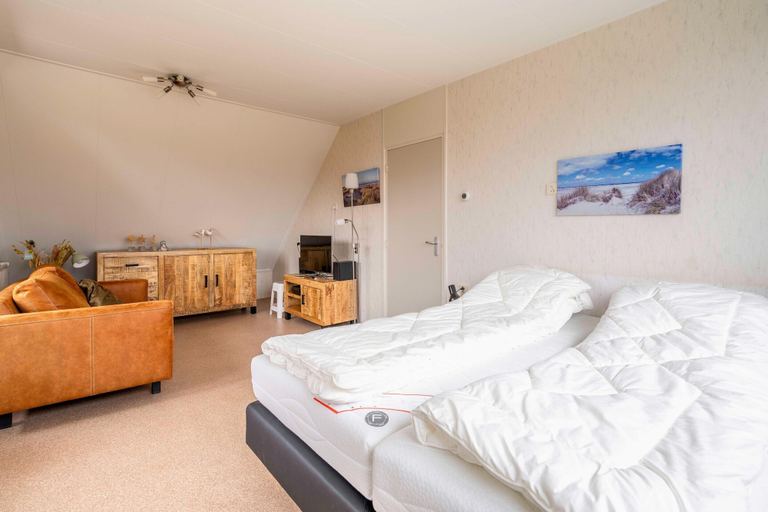 Room 5, Modern and Attractive Holiday Home for 6 People, Texel