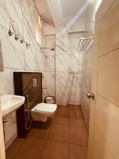 Bathroom, Seema palace inn, Mysore