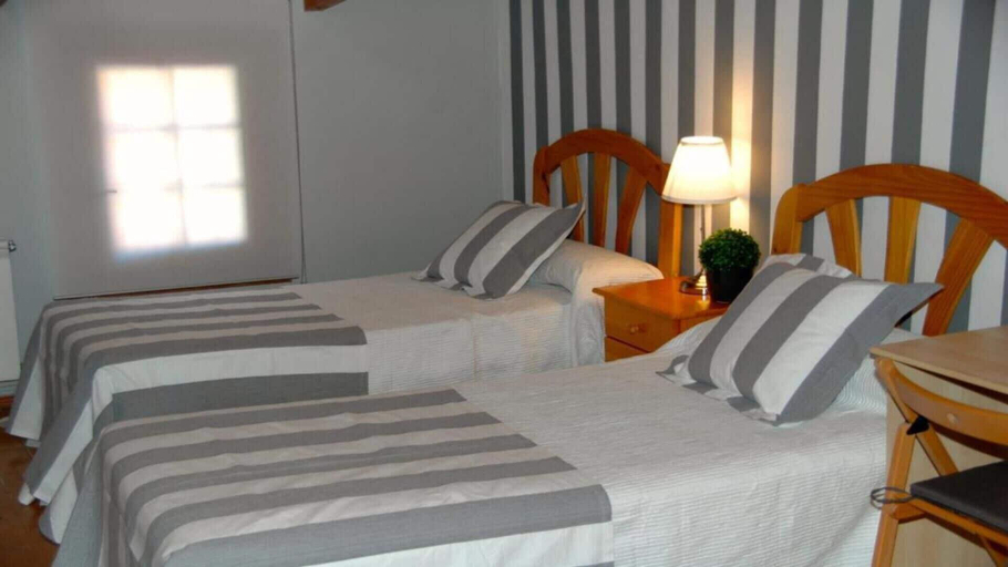 Bedroom 4, Hostal Cervantes, Madrid
