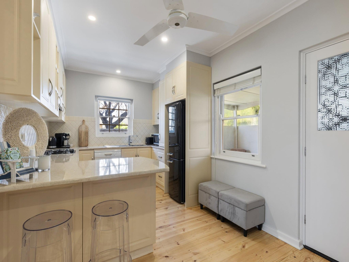 5, Beachside House with Garage and Outdoor Space, Adelaide