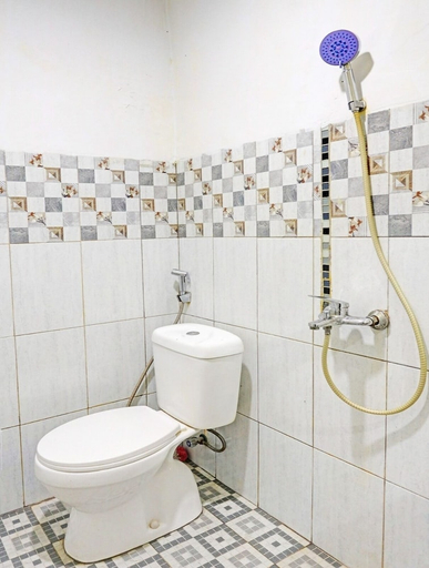 Bathroom 4, Hotel O New Town Syariah, Batam