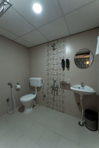 Bathroom 4, Sai Manyata Inn, Manyata Tech Park, Bangalore