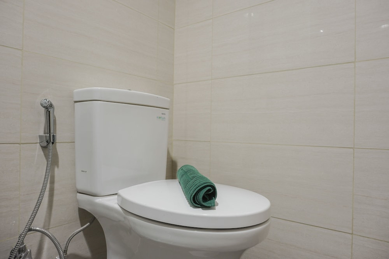 Bathroom 4, Great Deal And Modern Studio At Ciputra International Apartment, Jakarta Barat