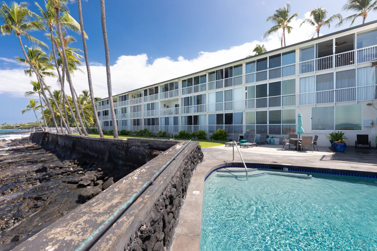 Pool 3, Kona Magic Sands #305 Condo, Hawaii