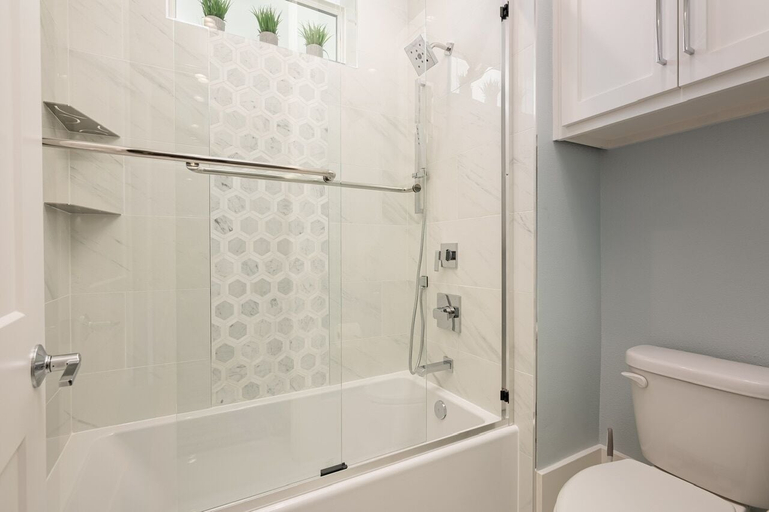 Bathroom 4, Fins & Feathers 3 Bedroom Home, Galveston