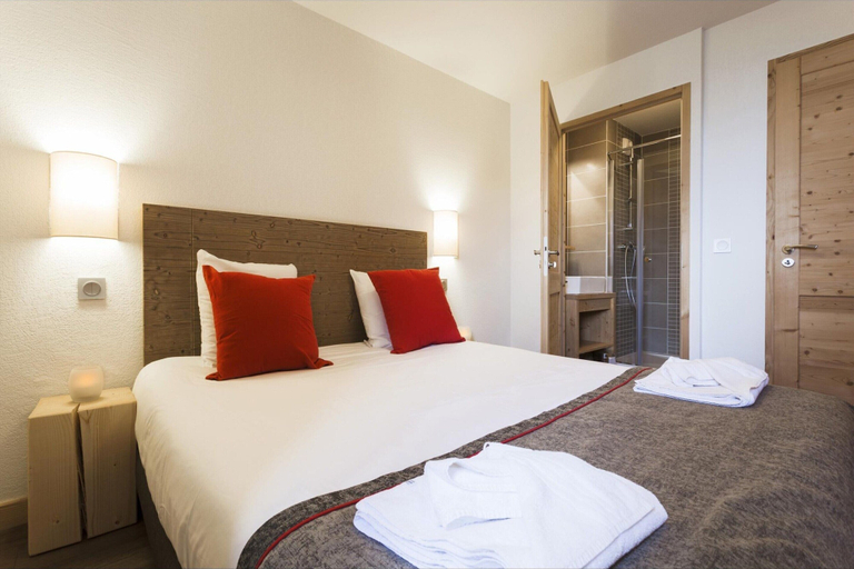 Bedroom 5, Chalet in France With Spa & Heated Pool, Savoie