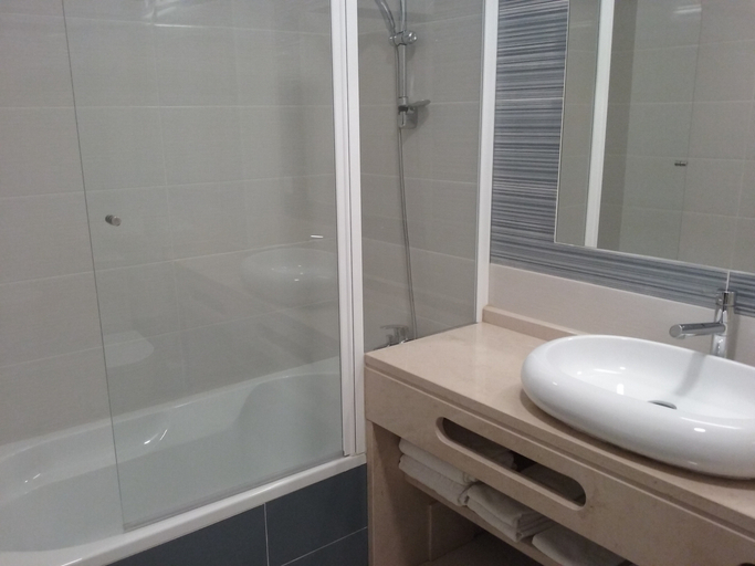 Bathroom 3, Turiquintas Holiday Village, Lagoa