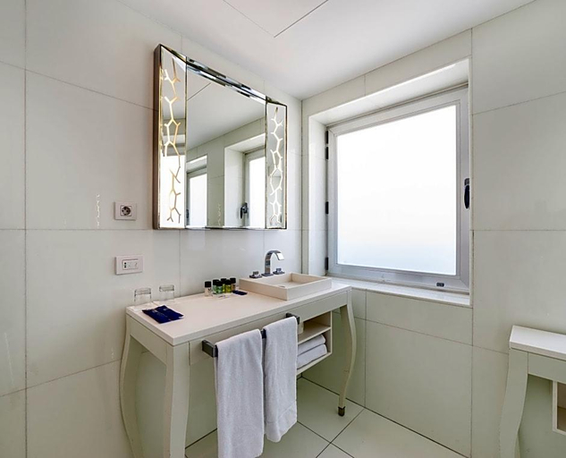 Bathroom 3, UR Palacio Avenida - Adults Only, Baleares