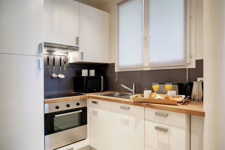 Private kitchen 2, Paris Sevigne Elegant residence, Paris