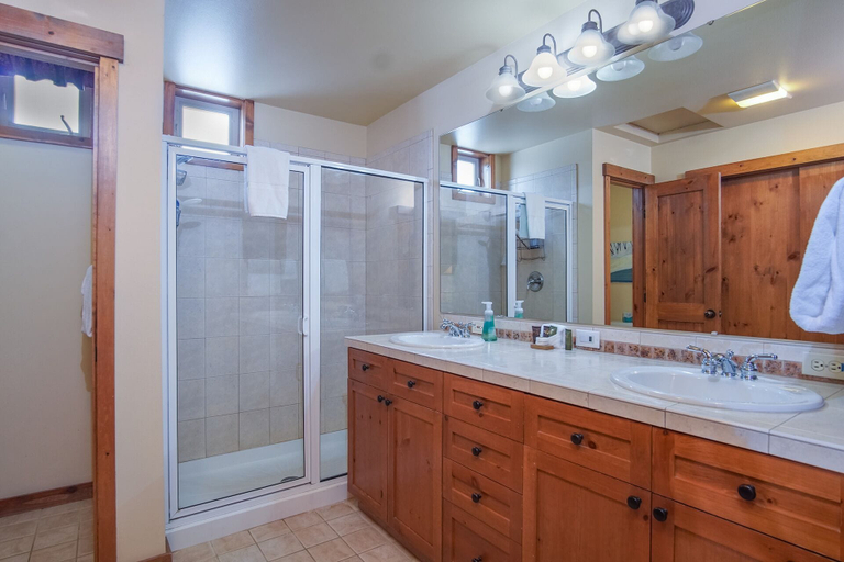 Bathroom 4, The Fields - 110 is a Cozy Mountain Condo With Access to Everything - Community Hot Tub, Blaine
