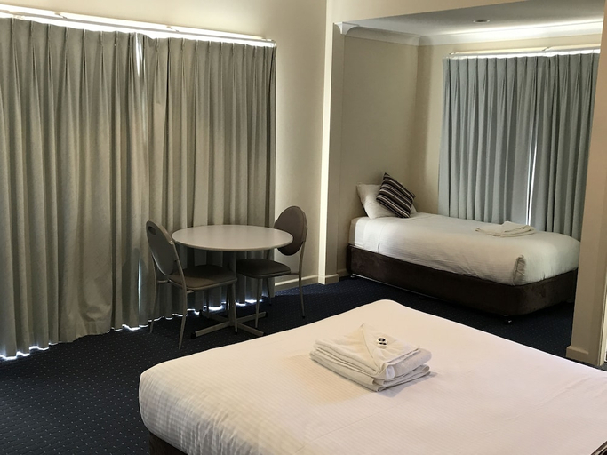 Bedroom 2, Orange Motor Lodge, Orange