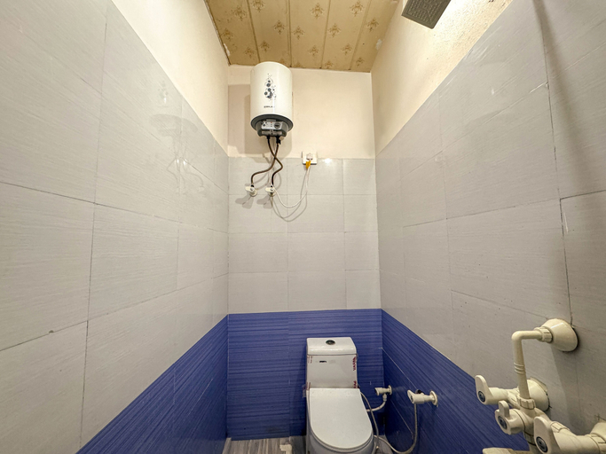 Bathroom 5, KSS Kamla Seva Sadan, Mathura
