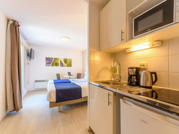 Bedroom 4, Séjours & Affaires Pantin Charles de Gaulle, Seine-Saint-Denis