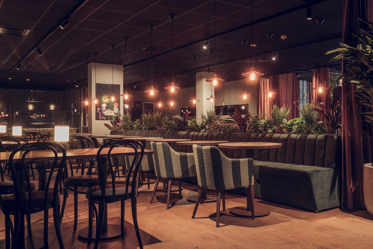 Food & Drinks