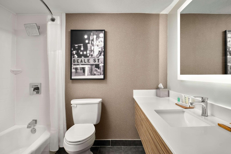 Bathroom 5, Radisson Hotel West Memphis, Crittenden