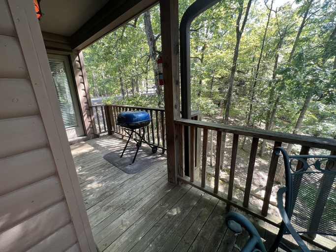 Property grounds 3, Forest view, log-sided two bedroom, two bath condo on Lake Ouachita. by RedAwning, Montgomery