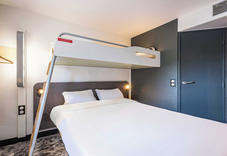Bedroom 3, B&B HOTEL Annemasse Est, Haute-Savoie