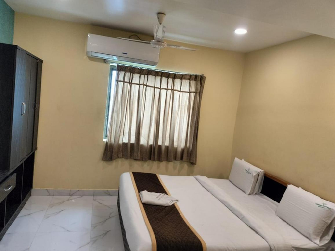 Bedroom 2, Amaran Hotels - Madurai, Madurai